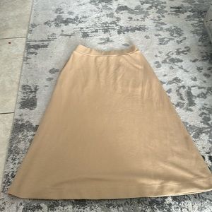Uniqlo Beige knit midi skirt with pockets